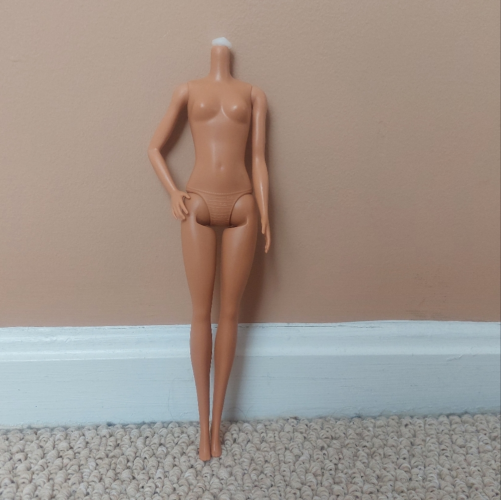 Barbie Doll Fashionista Body